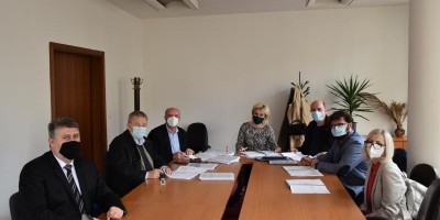 Potpisani ugovori sa izvođačima radova: Počinje utopljavanje 56 individualnih stambenih objekata